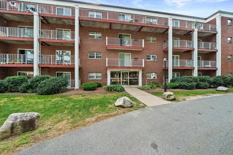 26 Greentree Ln #24, Weymouth, MA 02190