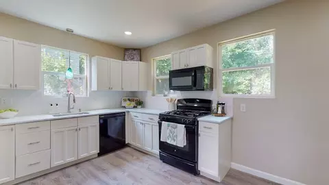 17 Boardman St, Worcester, MA 01606 photo 11