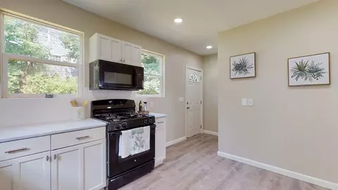 17 Boardman St, Worcester, MA 01606 photo 6