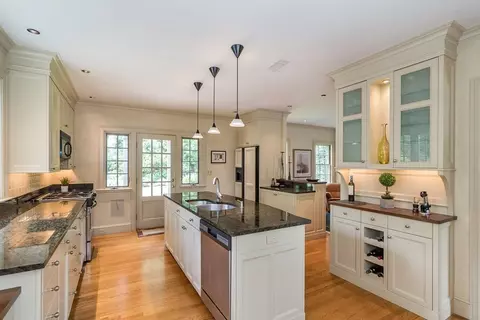 34 Bancroft Rd, Wellesley, MA 02481 photo 5