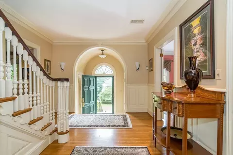 34 Bancroft Rd, Wellesley, MA 02481 photo 2