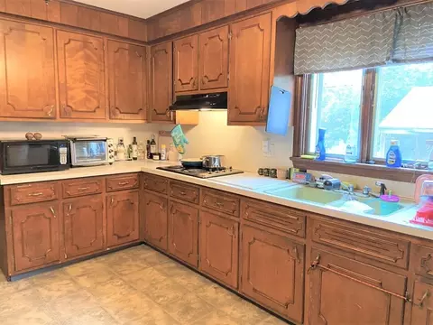49 Winter St, Fall River, MA 02720 photo 3