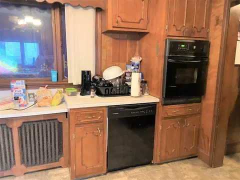 49 Winter St, Fall River, MA 02720 photo 4