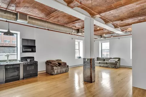 717 Atlantic Ave #7D, Boston, MA 02111