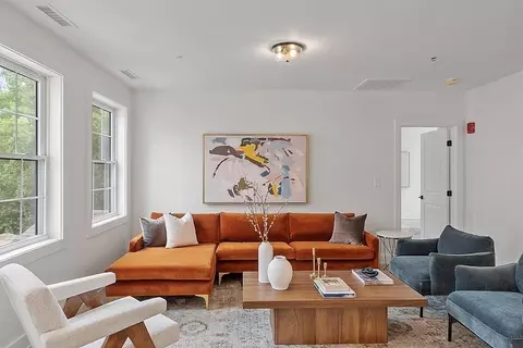 100 Albion Rd #407, Bedford, MA 01730