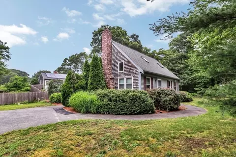 32 High Sachem Rd, Mashpee, MA 02649
