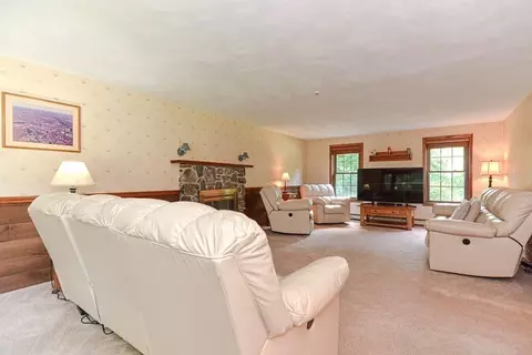 11 Thomas St, Ashland, MA 01721 photo 21