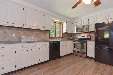 11 Thomas St, Ashland, MA 01721 photo 14
