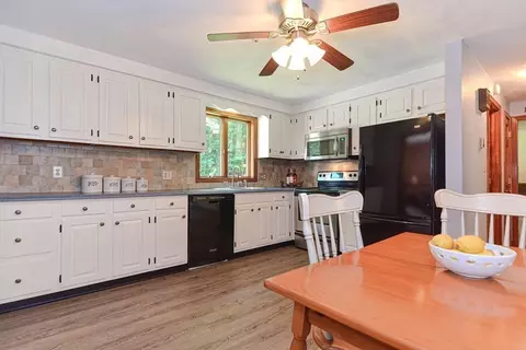 11 Thomas St, Ashland, MA 01721 photo 15