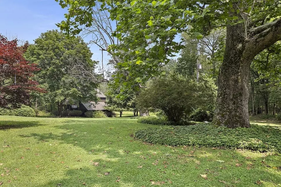  98 Plain St, Middleboro, MA 02346 photo 25