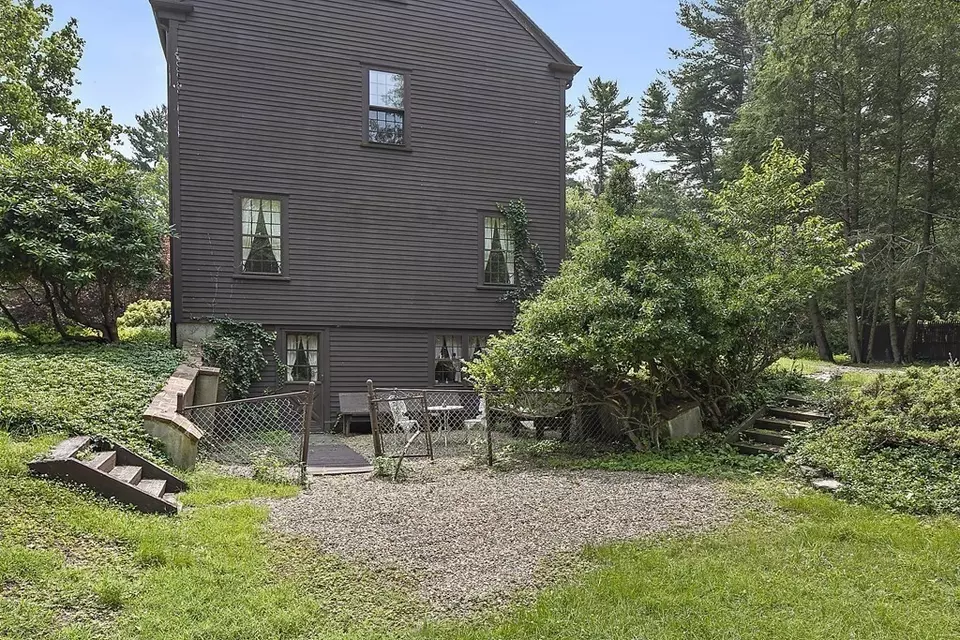  98 Plain St, Middleboro, MA 02346 photo 15