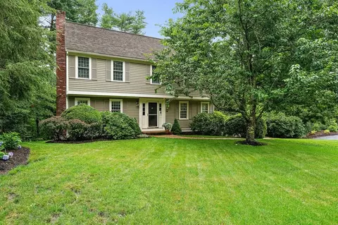 24 Orchard Ln, Duxbury, MA 02332