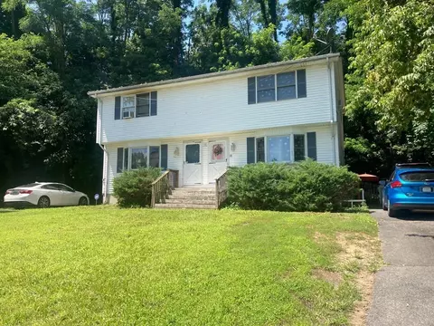 98-100 Pinevale St, Springfield, MA 01151 photo 2