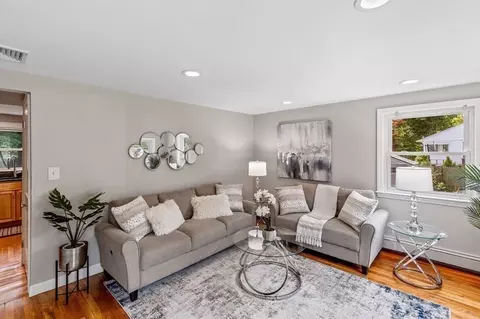 91 Bruce Rd, Walpole, MA 02081 photo 4