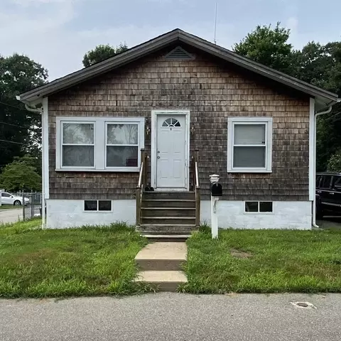 59 Sterling Rd, Brockton, MA 02302