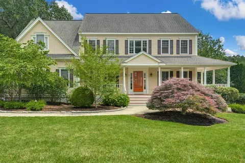 2 Grindstone Ct, Westborough, MA 01581