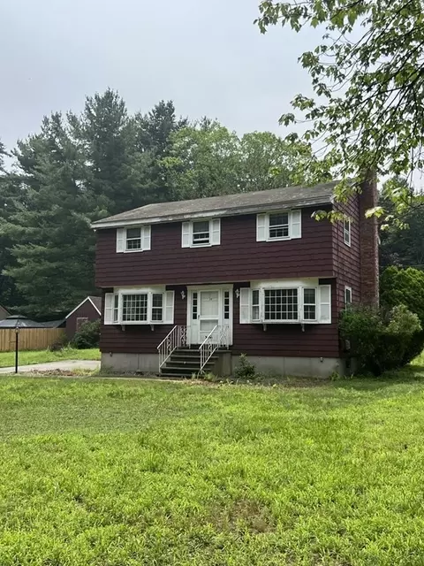 79 Pringle St, Tewksbury, MA 01876