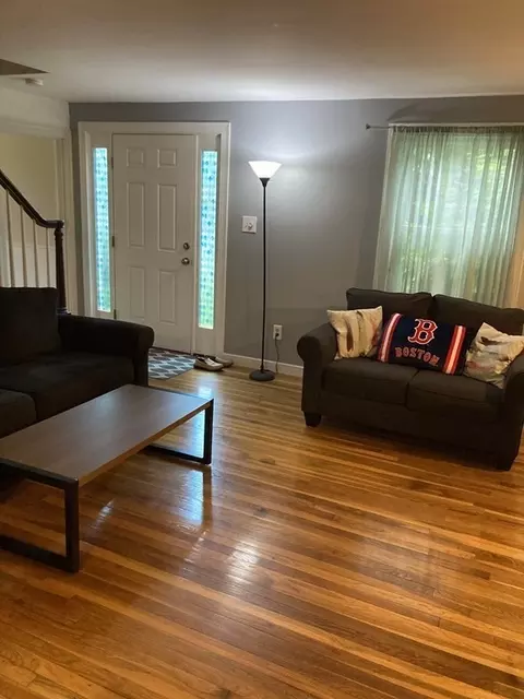 103 Whitmarsh Ave, Worcester, MA 01606 photo 2