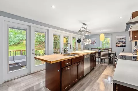 5 Louise St, Maynard, MA 01754