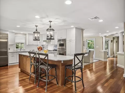 671 Charles River St, Needham, MA 02492 photo 3