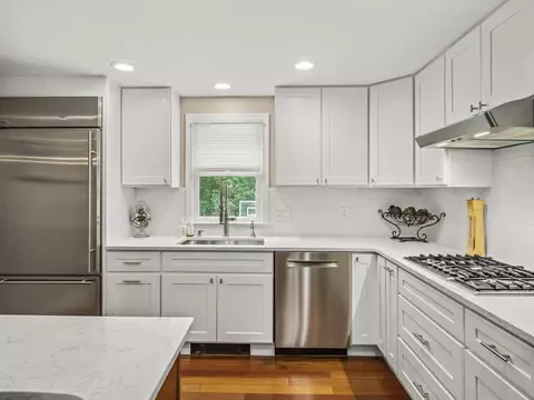 671 Charles River St, Needham, MA 02492 photo 6
