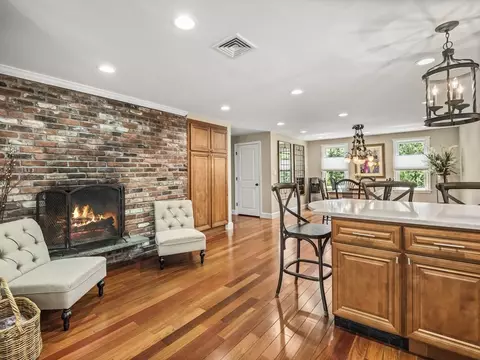 671 Charles River St, Needham, MA 02492 photo 4