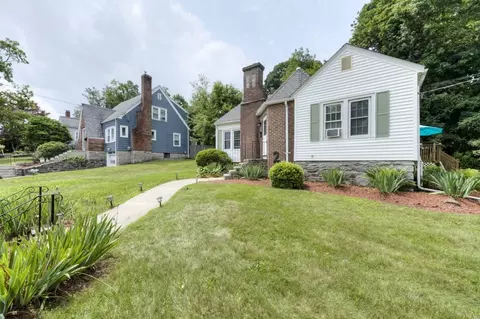2 Maxdale Rd, Worcester, MA 01602 photo 4