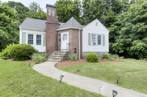 2 Maxdale Rd, Worcester, MA 01602