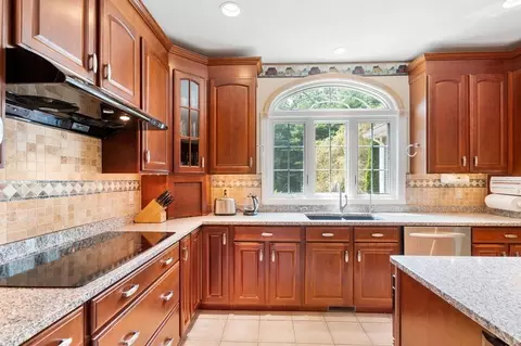 137 Plain St, Norton, MA 02766 photo 9