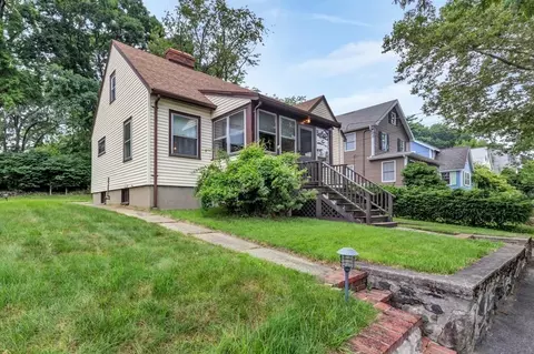 6 Eustis St, Arlington, MA 02476 photo 4