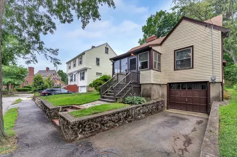 6 Eustis St, Arlington, MA 02476 photo 3