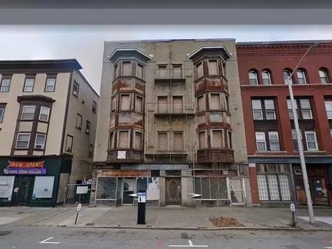 484 Merrimack St, Lowell, MA 01854