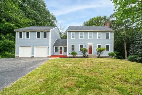 4 Britney Dr, Rutland, MA 01543