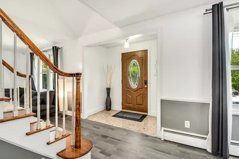 27 Walter St, Worcester, MA 01609 photo 4