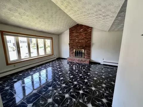 68 Derry Rd, Methuen, MA 01844 photo 3