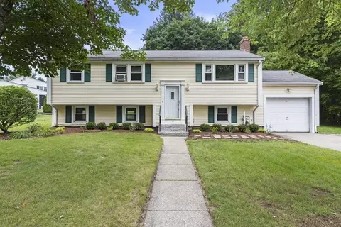 14 Conifer Dr, Walpole, MA 02081