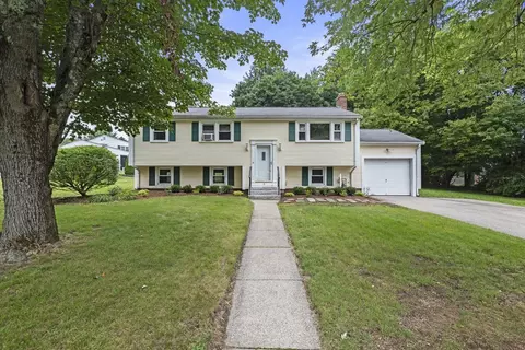 14 Conifer Dr, Walpole, MA 02081 photo 3