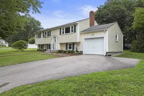 14 Conifer Dr, Walpole, MA 02081 photo 2