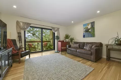 41 Centre St #408, Brookline, MA 02446
