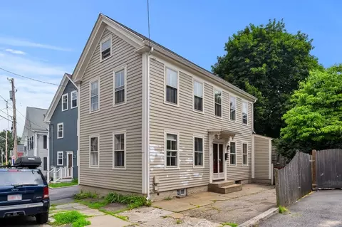 27 Carter St, Newburyport, MA 01950