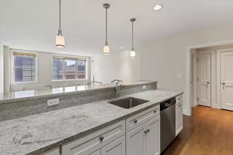 116 Rantoul St #307, Beverly, MA 01915