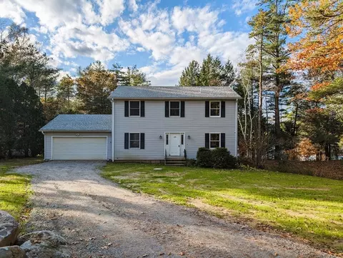 19 Abenaki St, Hubbardston, MA 01452