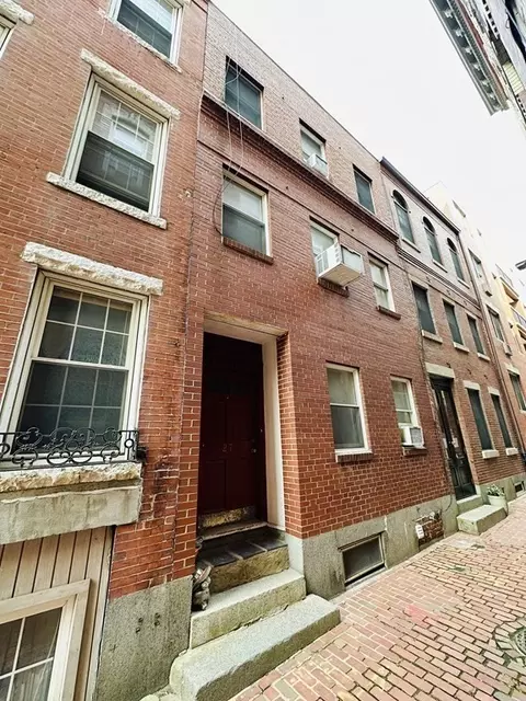27 Cleveland Pl, Boston, MA 02113