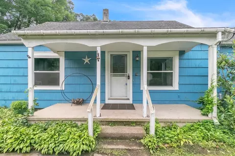 70 Fairview Ave, Russell, MA 01071