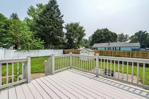 81 Cherokee Dr, Springfield, MA 01109 photo 25
