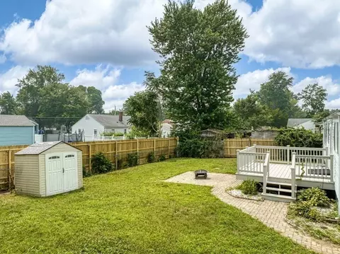 81 Cherokee Dr, Springfield, MA 01109 photo 26