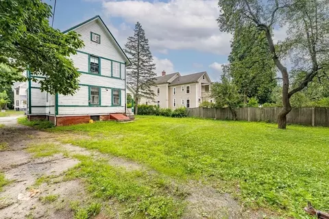 102 Thompson St, Springfield, MA 01109 photo 28