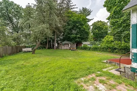 102 Thompson St, Springfield, MA 01109 photo 25