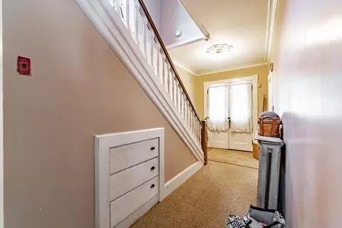 102 Thompson St, Springfield, MA 01109 photo 11