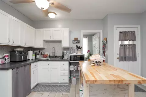 96 Pasadena St, Springfield, MA 01108 photo 3